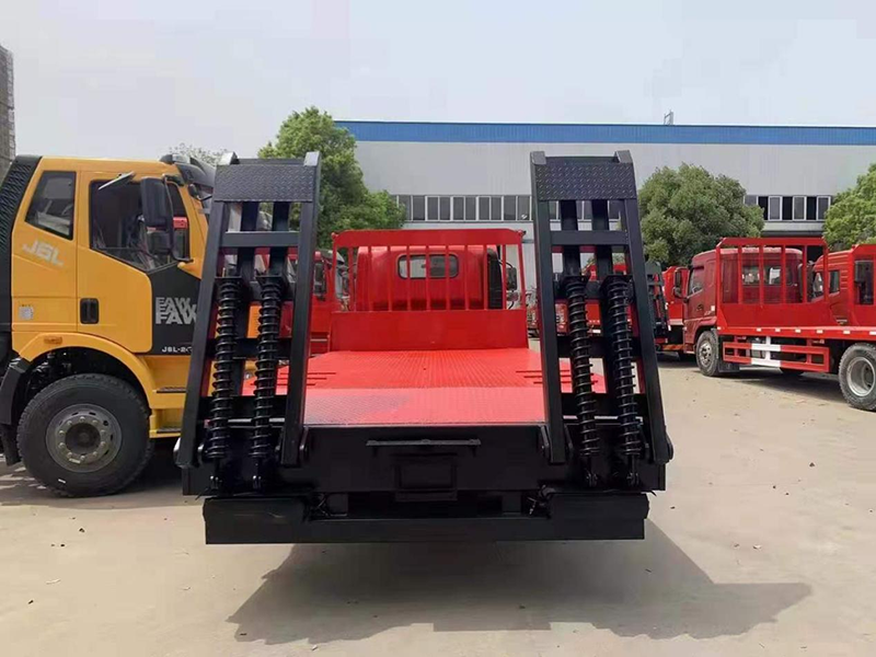 國六解放大王駕到單橋平板運(yùn)輸車